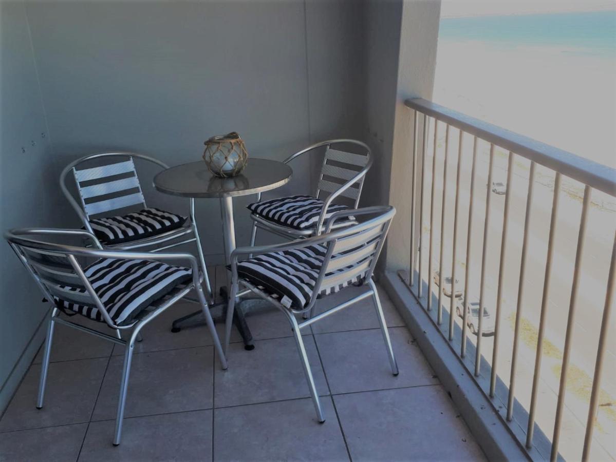 Blouberg Beachfront Apartment โบลแบร์กสตรานด์ ภายนอก รูปภาพ